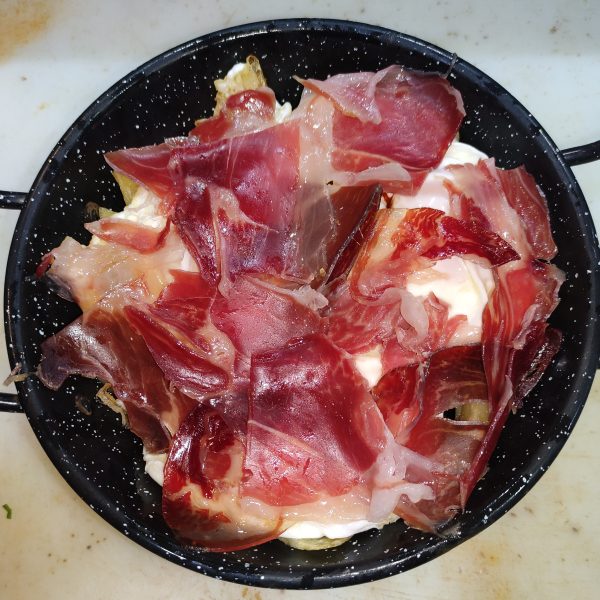 12-HUEVOS ROTOS CON JAMON O CHISTORRA