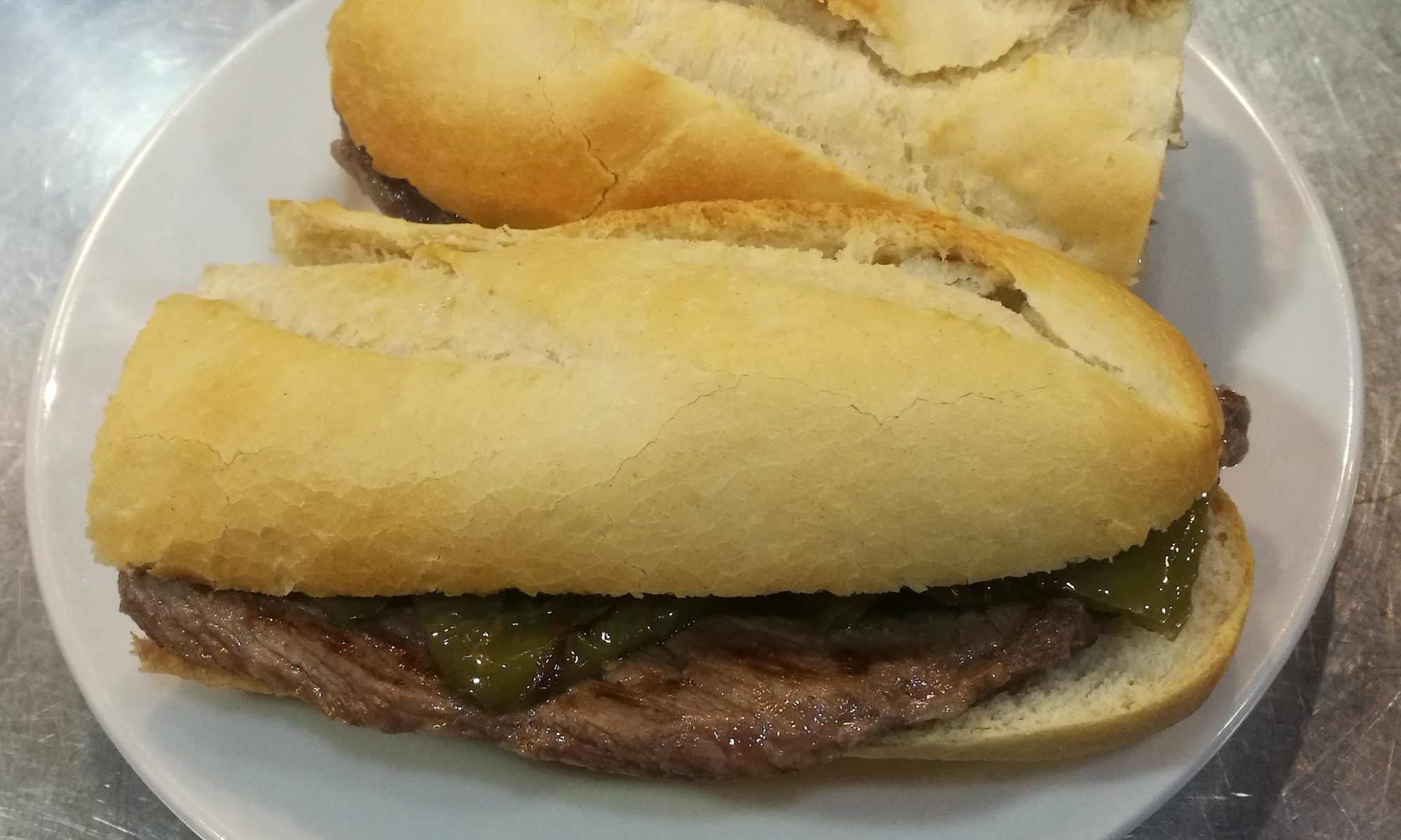 PEPITO-DE-TERNERA-CON-PIMIENTOS-FRITOS-BAR-SUPERA