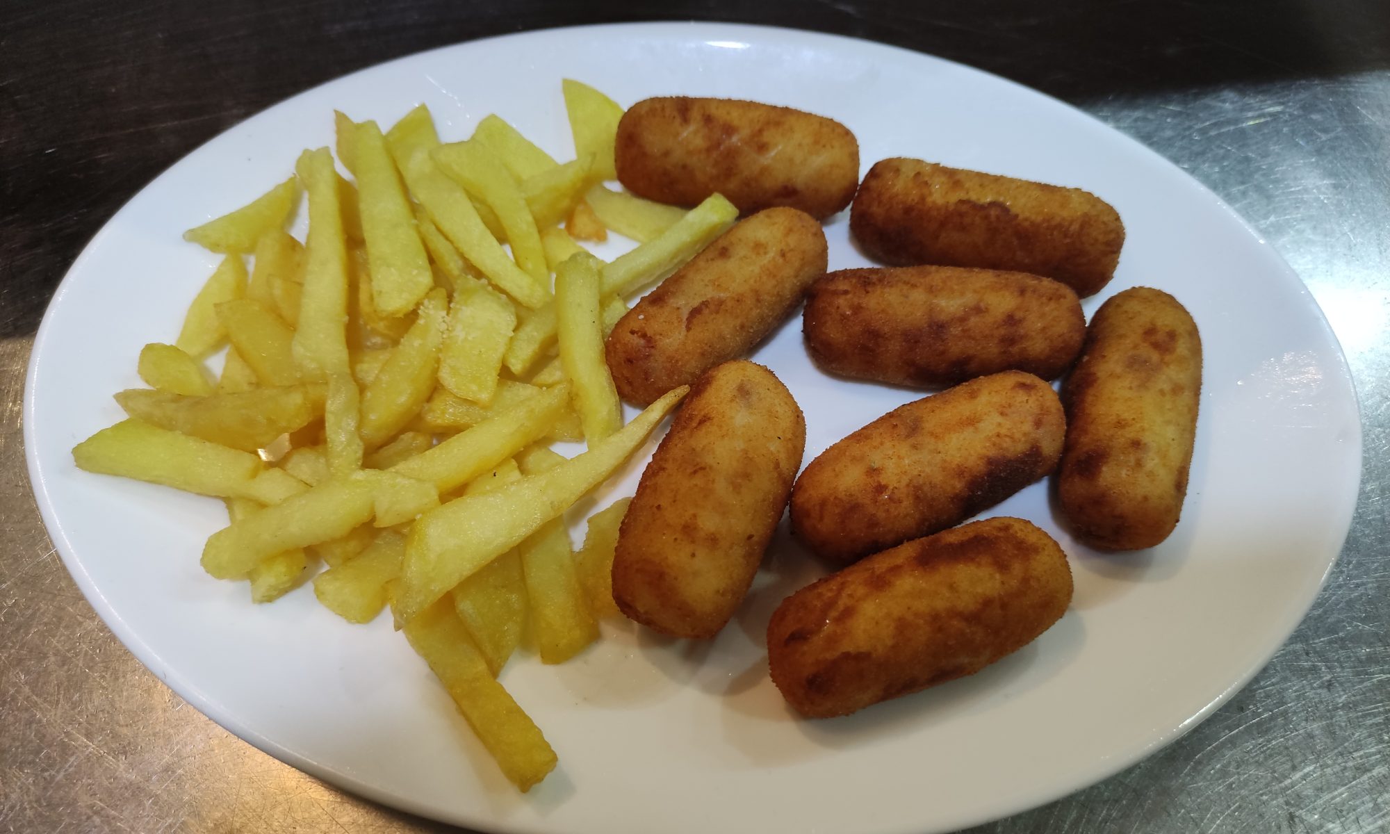 RACION-DE-CROQUETAS-CASERAS-BAR-SUPERA
