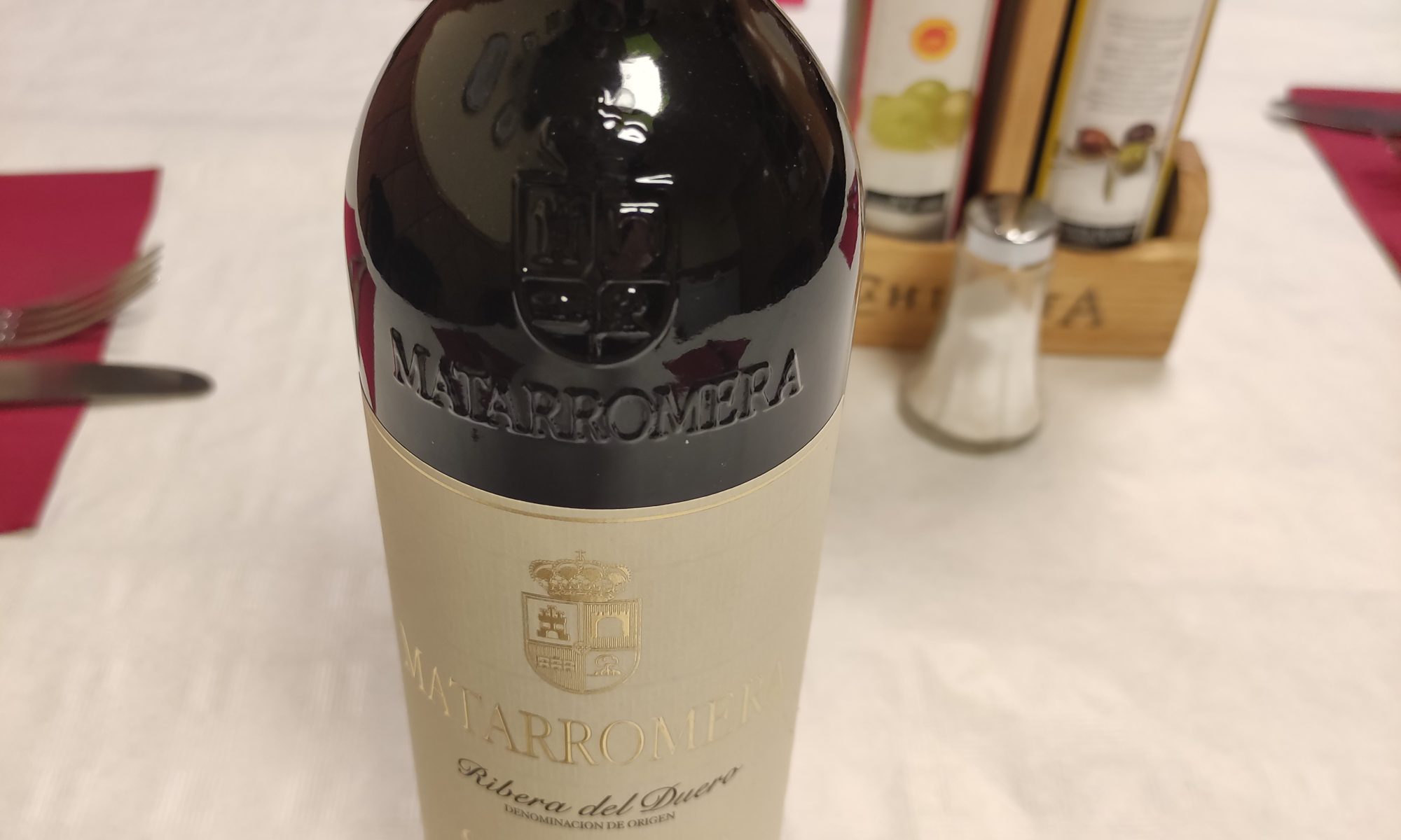 BOTELLA-DE-MATARROMERA-CRIANZA-BAR-SUPERA
