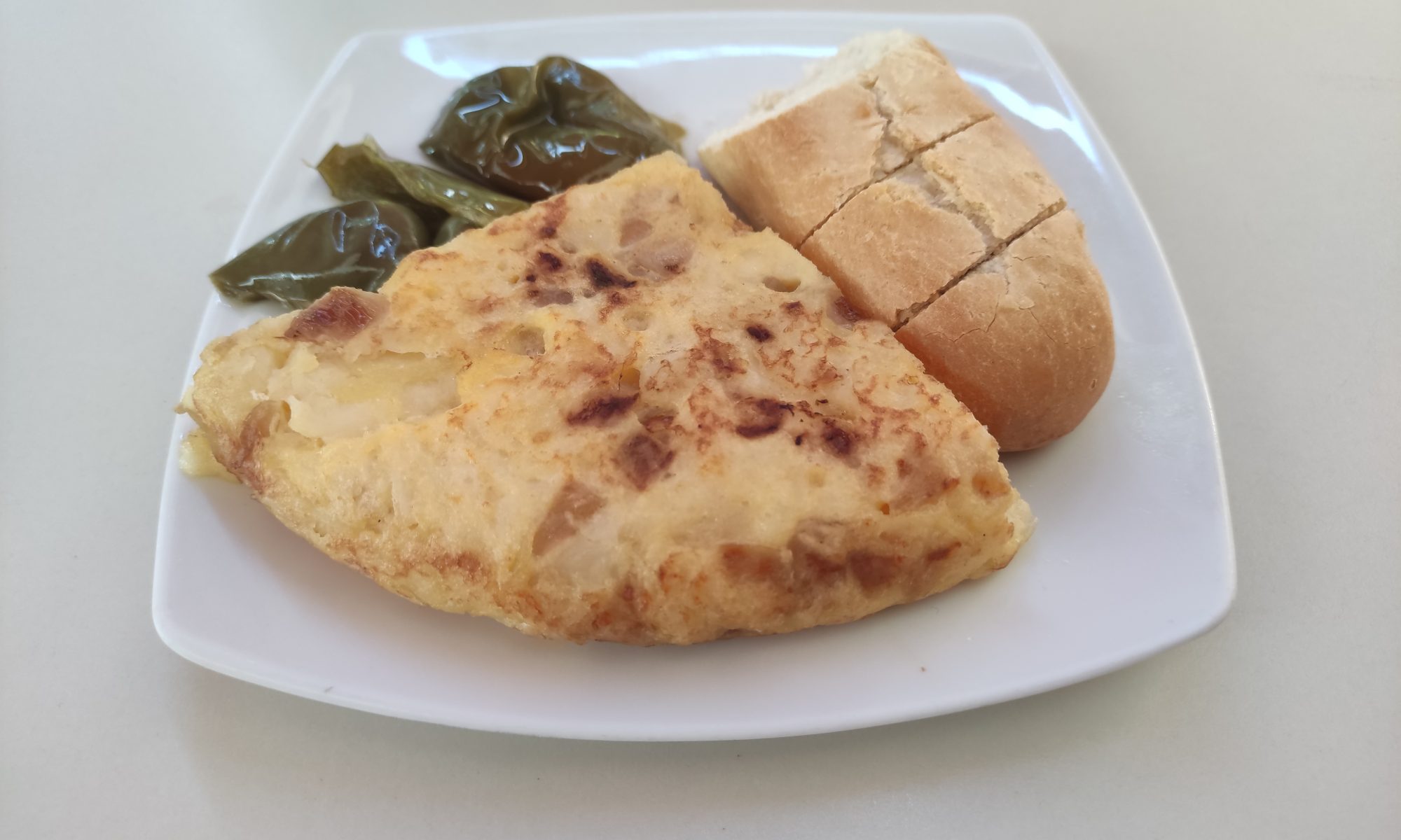 PINCHO-DE-TORTILLA-BAR-SUPERA